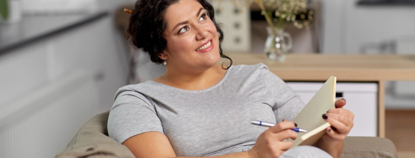 Femme inspirée sans injonction pour se lancer